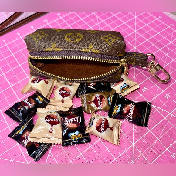 🍭 LV Monogram Custom candy 🍭 case change or Key Pouch - Picture 8 of 15